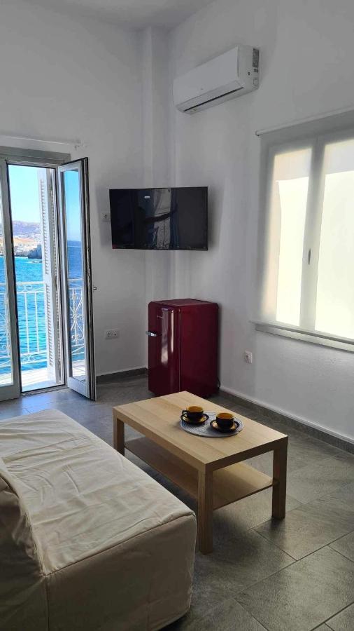 Seaside Serenade 1, Suite Ermoupoli Ngoại thất bức ảnh