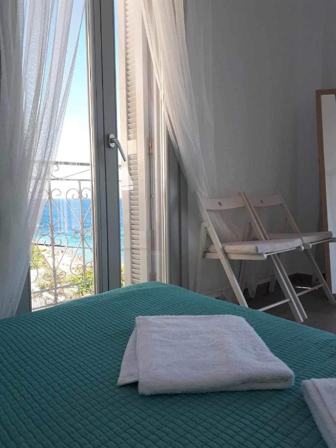 Seaside Serenade 1, Suite Ermoupoli Ngoại thất bức ảnh